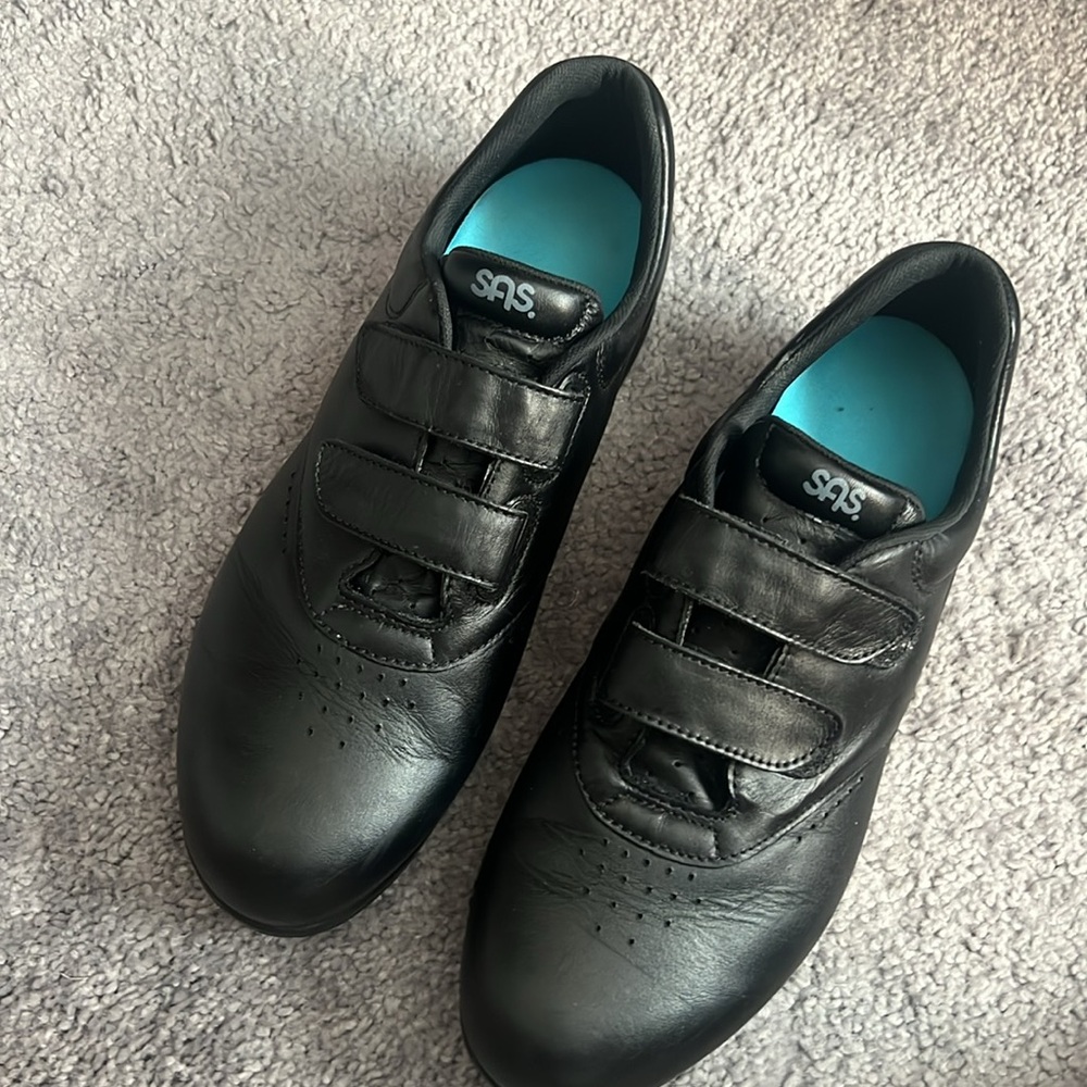 SAS EZ strap walking shoe Black leather. 10.5